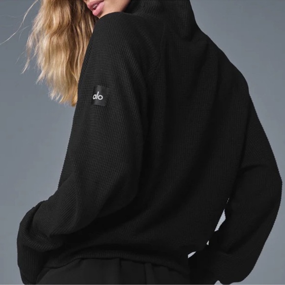 Women’s Alo Waffle Weekend Escape Mock Turtle Neck and Jogger Set Black Size S/M - Picture 6 of 13